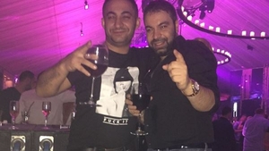 E scandal! Florin Salam, Tzanca Uraganul și Miraj Tsunami, puși în gardă de Elvis, unul dintre fiii temutului Nicolae Duduianu: “Reveniți-vă, că ne săturăm de voi. Și atunci e problemă!” Ce l-a deranjat pe interlop
