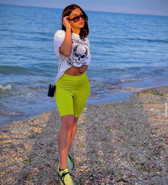 Cum arată şi din ce face bani Alesia, fiica cea mare a Danei Marijuana? Foto