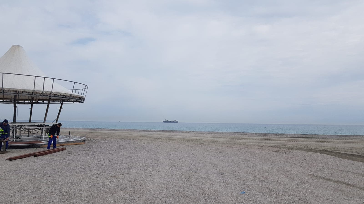 Cât de mult s-a lărgit plaja de la Mamaia! Imaginile spun totul: abia se vede marea