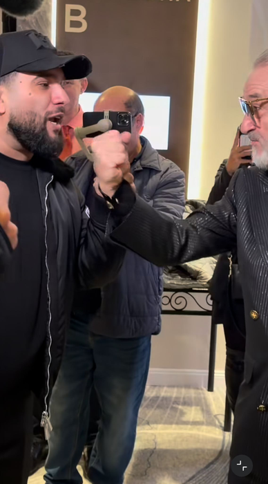 Tzancă Uraganu și Gigi Becali au făcut skandenberg în public, în cel mai scurt meci pe care l-ai văzut/ sursă foto: TikTok