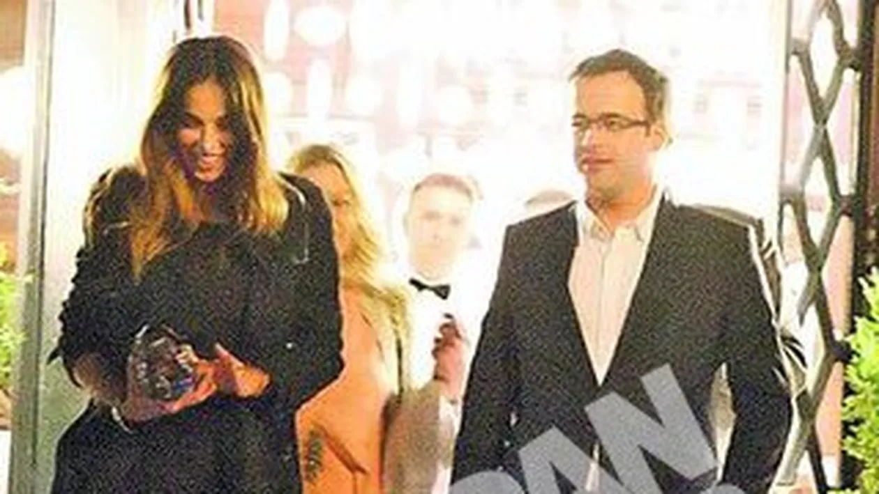 Mihai Gadea si Madalina Ghenea au fost nedespartiti timp de doua zile! Au pregatit si au dezbatut emisiunea la restaurant
