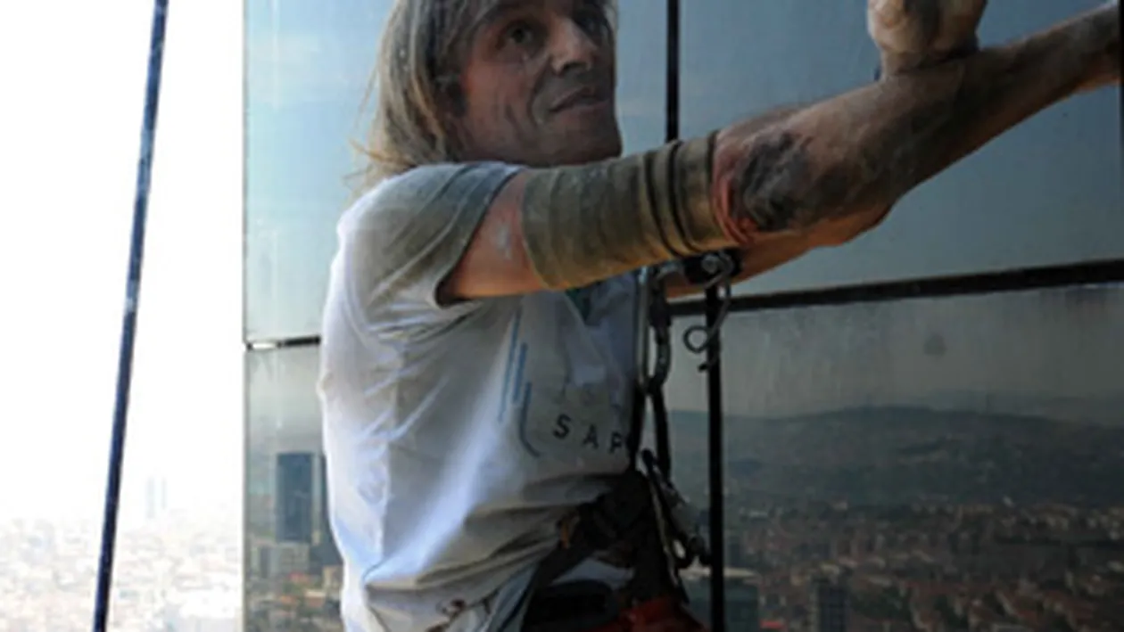 A escaladat cea mai inalta cladire din Turcia