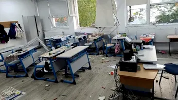 Liceul „Bolintineanu”, în pericol de prăbușire. Specialiștii cer un perimetru de siguranță