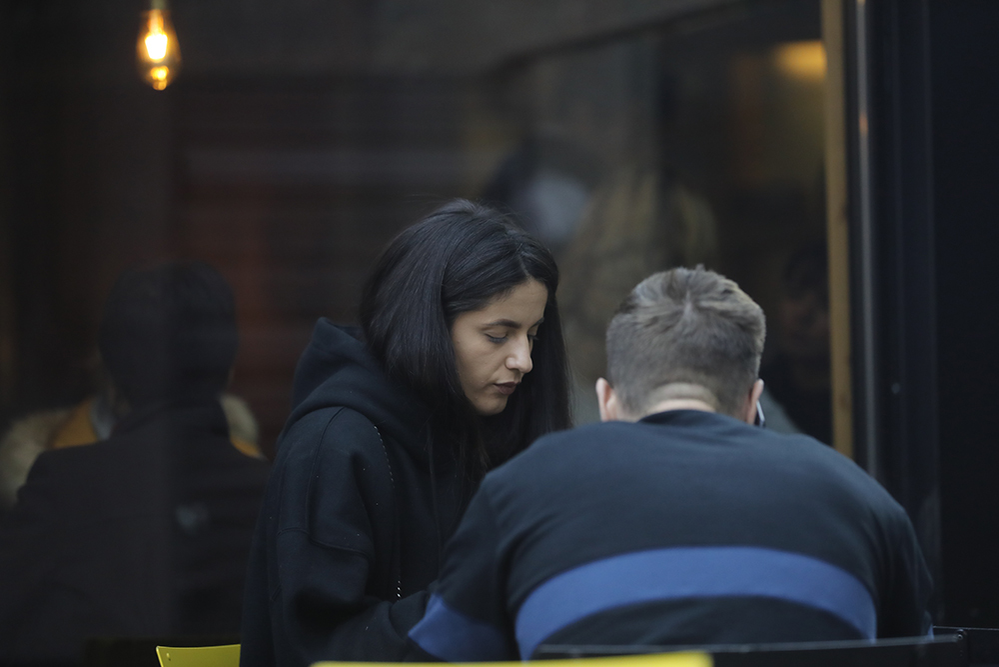 Ioana Grama şi tânărul la cafea