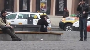 Video "Vrei să ne batem?" Vine 1 Aprilie, iar farsa asta intră lejer în Top 3 cele mai tari glume din istorie!