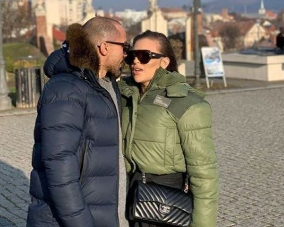 Oana Radu, criticată dur după ce a publicat imagini cu noul partener: “Abia ți-a murit iubitul”