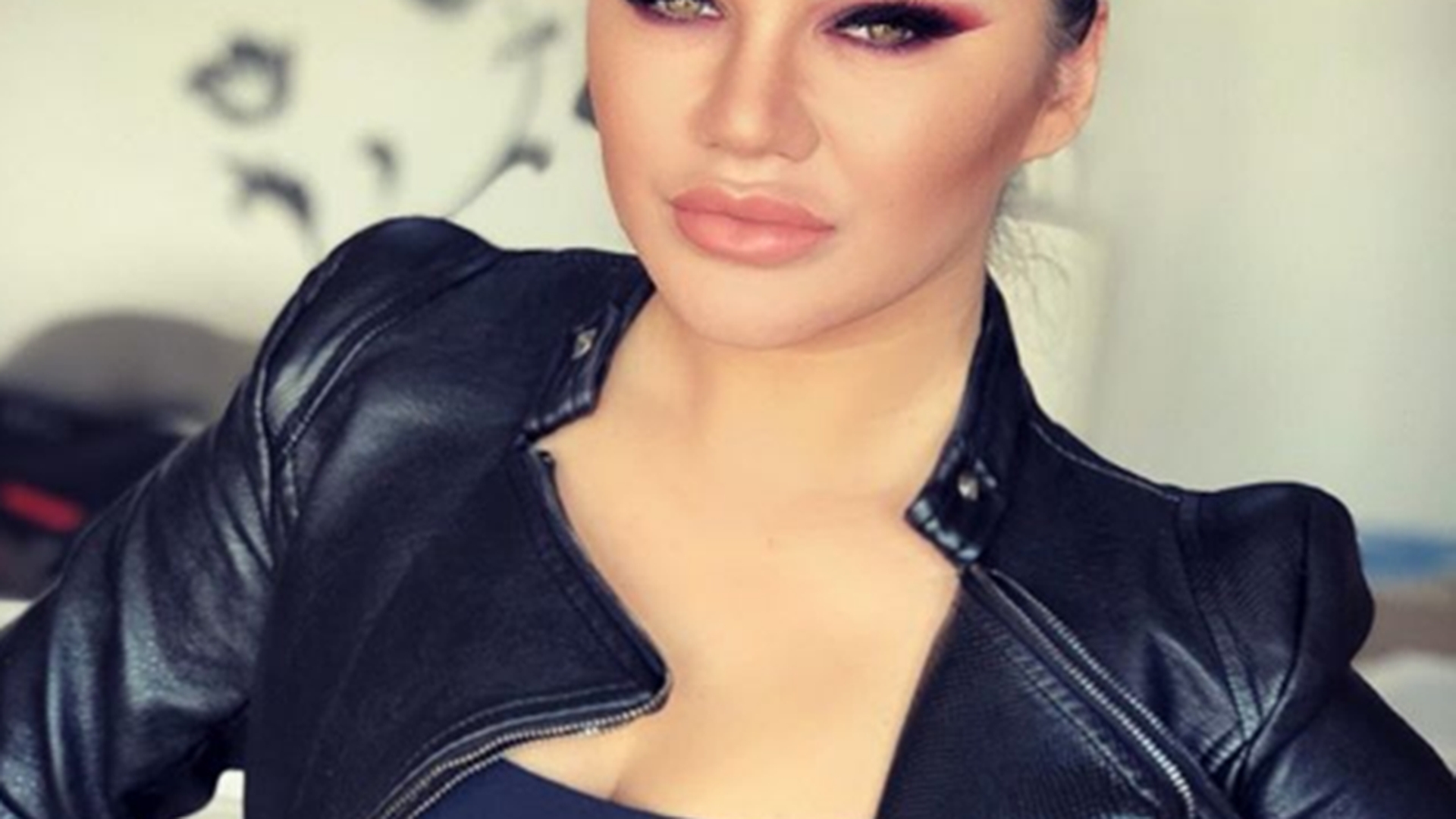 Cea mai sexy cântăreață de muzică populară a renunțat la haine! Carmen de la Sălciua, apariție de infarct