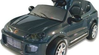 S-a ales cu permisul auto suspendat trei ani pentru ca a condus masina electrica a copiilor sai!