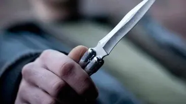 Tânăr înjunghiat în scara de bloc! S-a întâmplat în Capitală! De unde a plecat scandalul, ce zice Poliţia