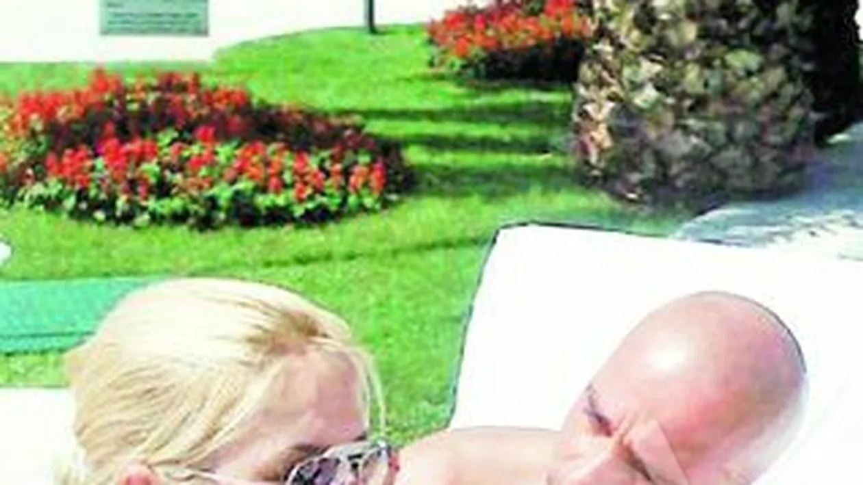 Modelul Mihaela Sirbu a patruns in anturajul celebrului artist. Eros Ramazzotti, prietenie stransa cu o romanca sexy