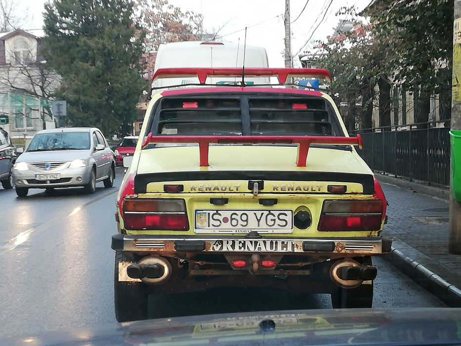 Cum și-a tunat un șofer din Iași mașina Dacia 1300! Imaginile au devenit virale