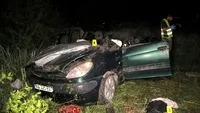 Cinci oameni au murit și un copil a supraviețuit în urma unui accident înfiorător! Mașina în care erau a plonjat zeci de metri  după ce s-a izbit de o cale ferată din Timiș