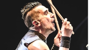 Bateristul trupei rock The Offspring, dat afară pentru că refuză să se vaccineze