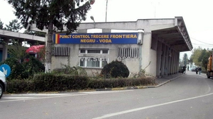 Un mort și un rănit grav după ce o mașină a lovit clădirea Poliției de Frontieră Negru Vodă
