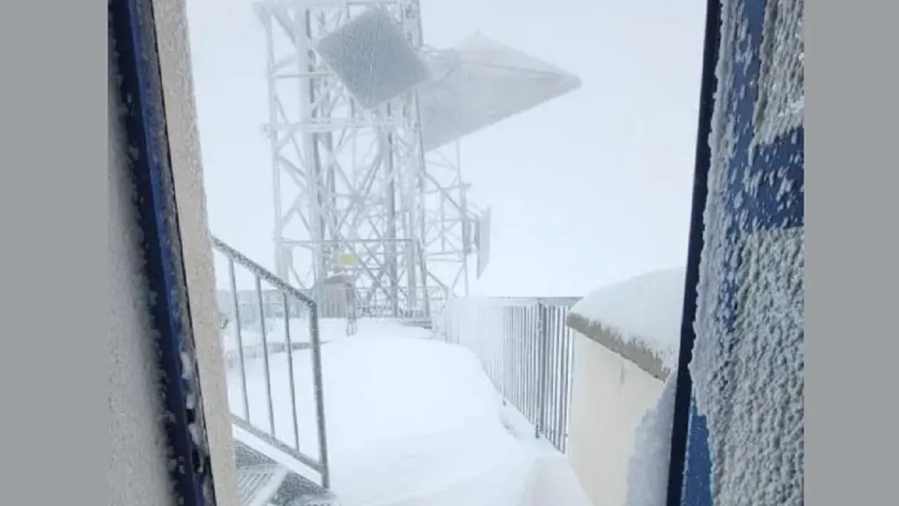 La București au fost 32 de grade, dar a nins în august la sute de km de România. Imaginea zilei vine din Austria