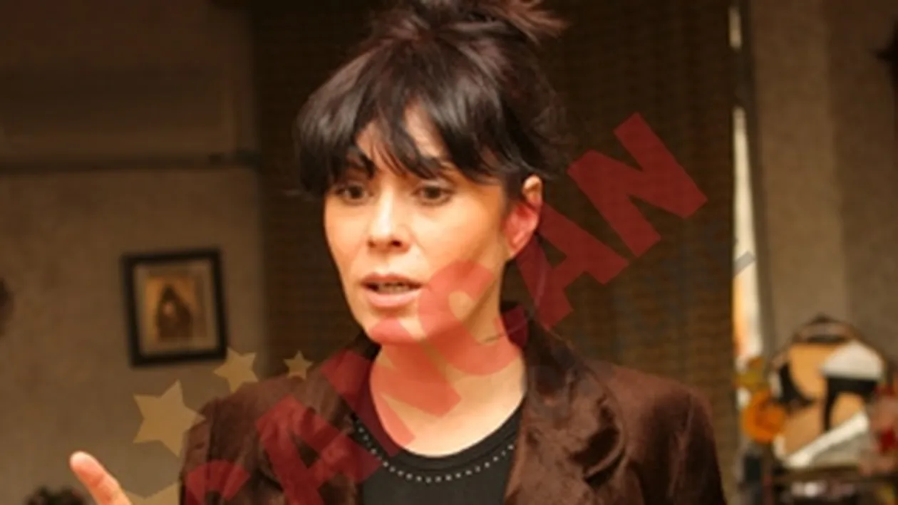 VIDEO Fostul iubit al Marianei Moculescu si-a cerut scuze in genunchi