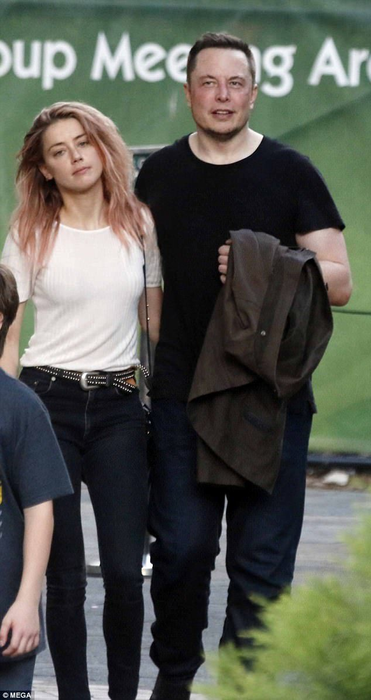 Fosta soţie a lui JOHNNY DEPP şi magnatul ELON MUSK formează cel mai nou cuplu de la Hollywood!