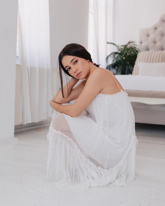 Vloggeriţa Mimi a fost la un pas de sinucidere. Tânăra a făcut dezvăluiri dureroase