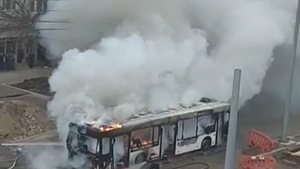 Călătoria groazei! La Galați, un autobuz, cu zeci de oameni în interior, a luat foc în timpul mersului