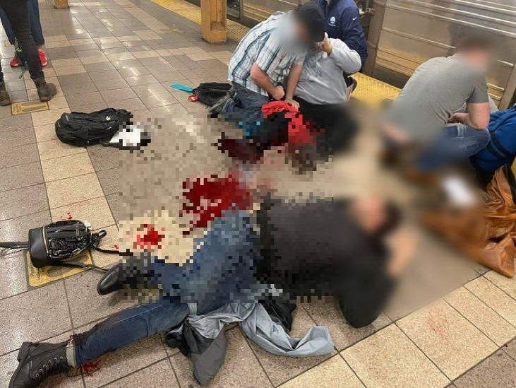 Imagini cu puternic impact emoțional! Atac armat la metroul din New York
