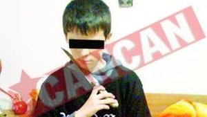 S-a fotografiat simuland sinuciderea