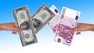 Curs valutar BNR 5 iulie 2021. Cât valorează un euro și un dolar