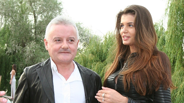 Viata nu mai e deloc roz langa... Mr. Pink! Moni se intoarce la Iri