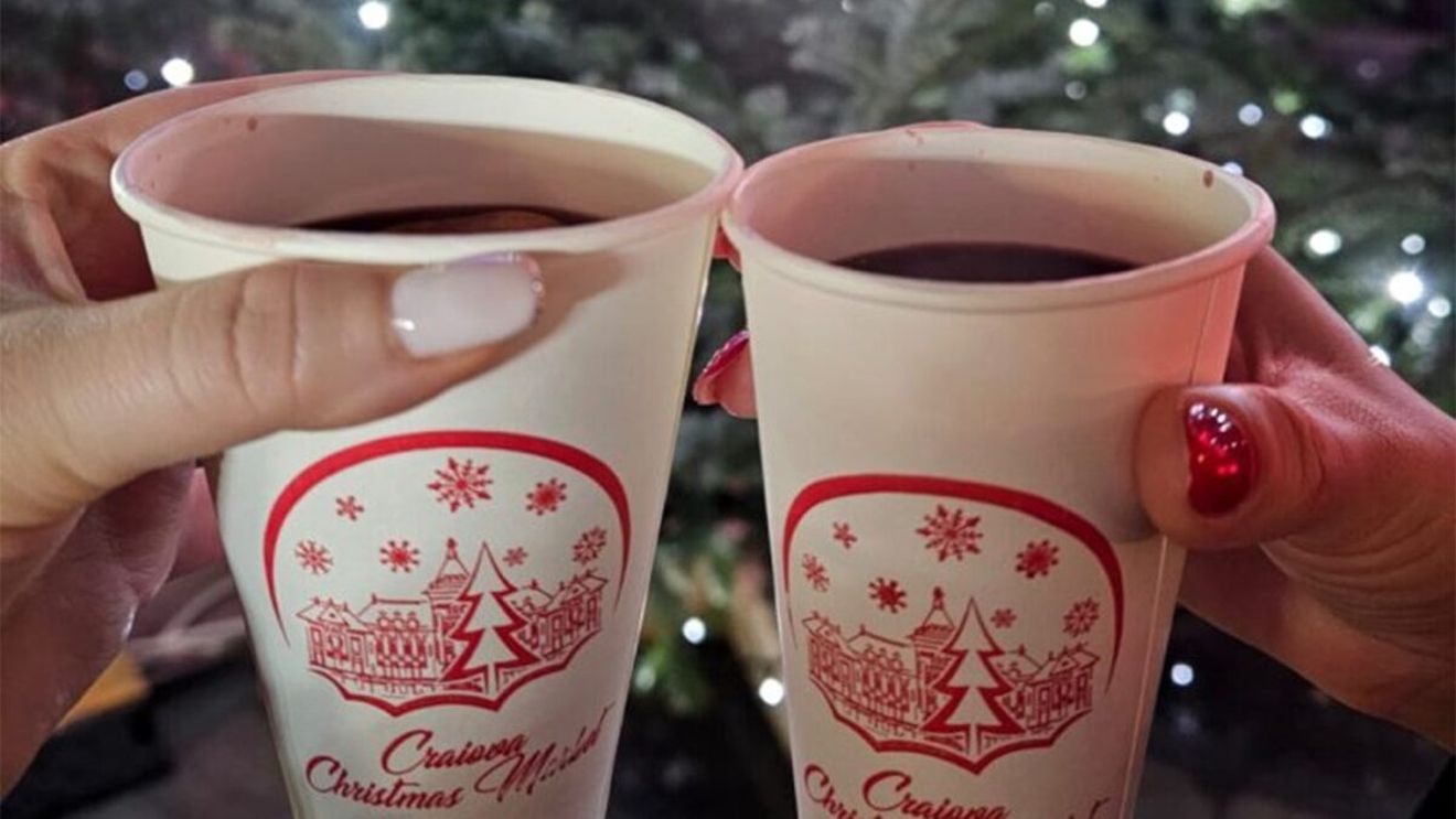 Cât costă un vin fiert la "târgul bogaților" din Cluj. Un ceai este 32 de lei