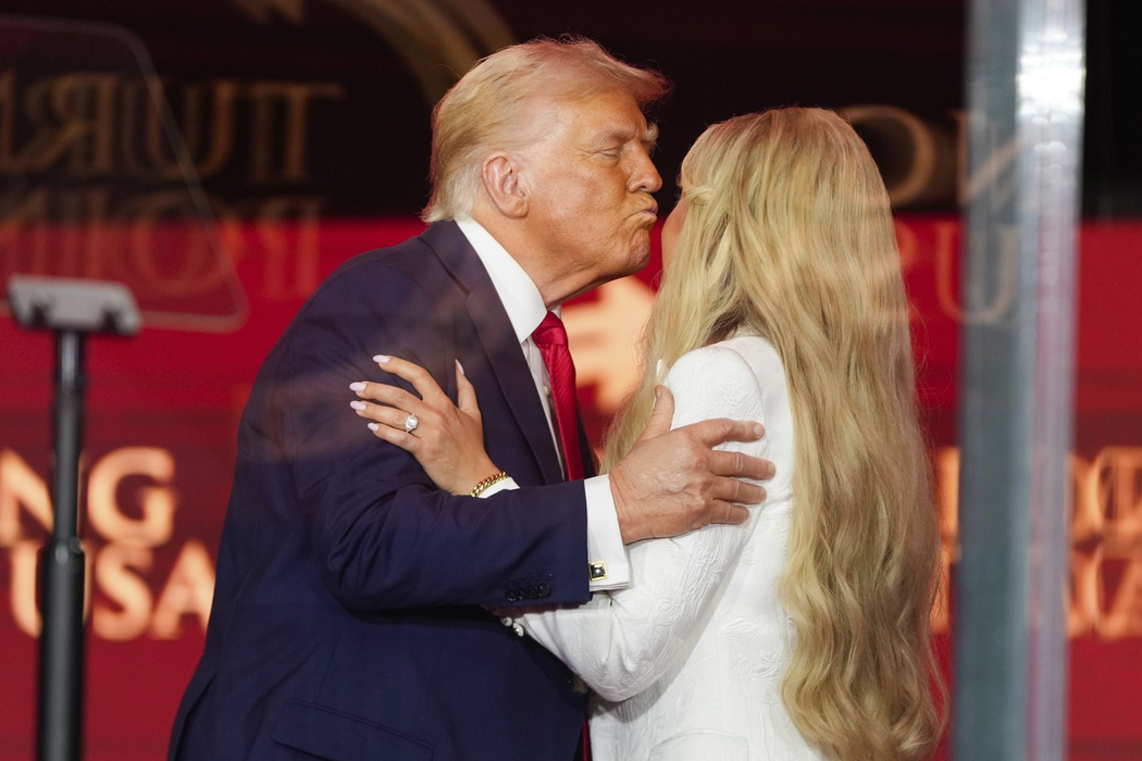 Donald Trump și Erika Kirk/ Sursa foto: Profimedia