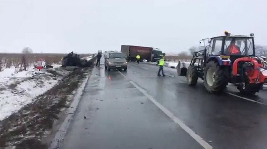 Cutremurător. Un bărbat s-a sinucis după ce și-a înjunghiat soția. S-a urcat la volan, a intrat pe contrasens și…