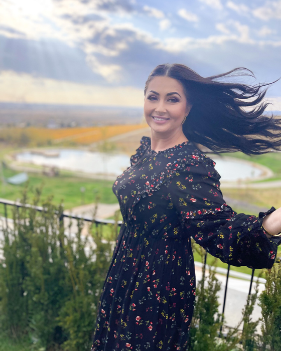 Cât costă un cozonac de Paște făcut de Gabriela Cristea acum. Laura Cosoi îi dă clasă „de la o poștă”!