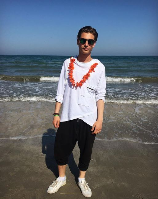 Robert Sfăt visează să ajungă DJ (foto: instagram)