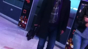 Antrenorul Gloriei Bistrita a iesit in oras cu fiul cel mic si cu iubita acestuia. Nicolae Manea este cinefil