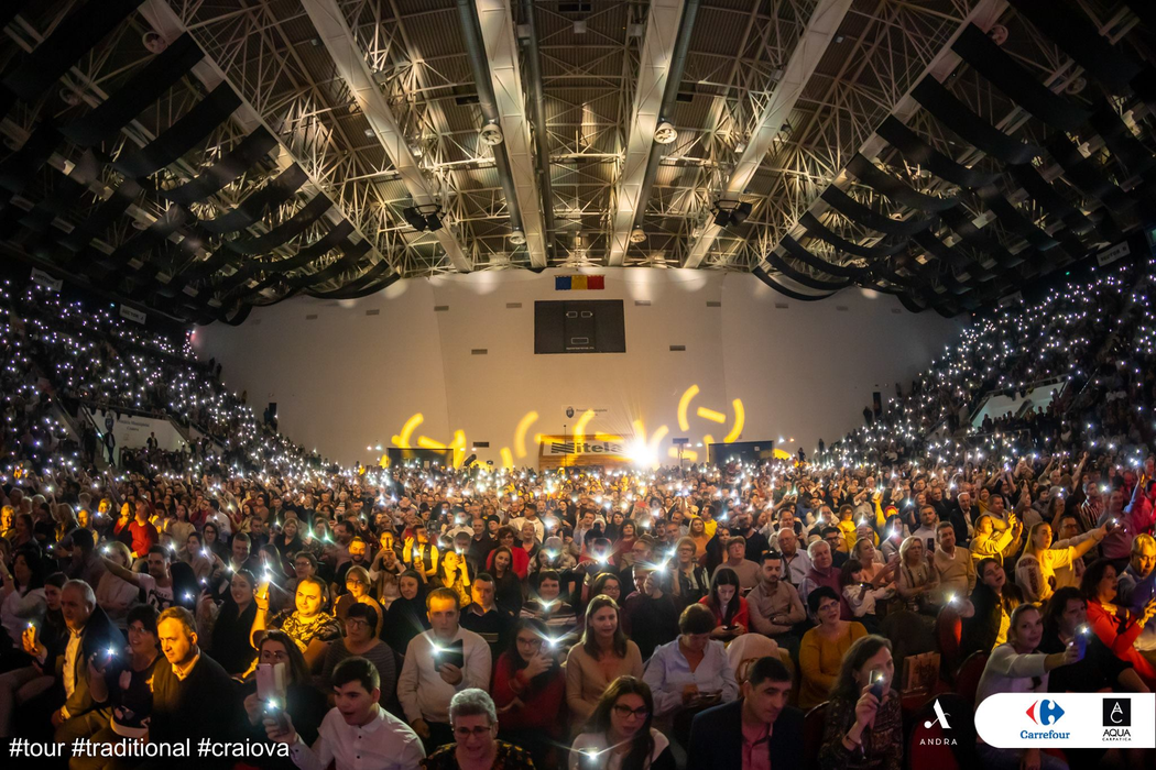 Ce a pățit Andra Măruță în timpul ultimului concert, de la Craiova! Ce au făcut spectatorii din primul rând