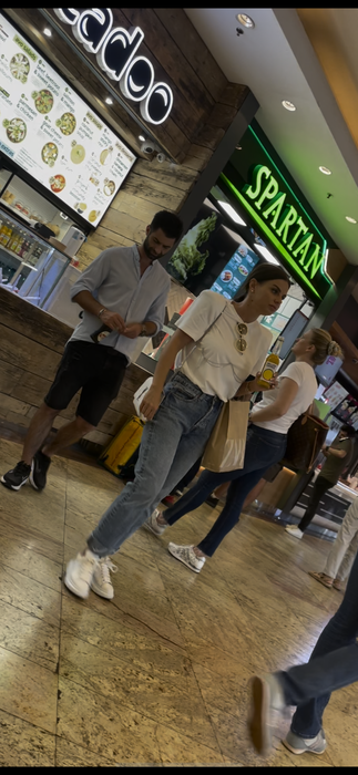 Jojo și Paul Ipate se retrag la o masă (Foto: CANCAN.RO)