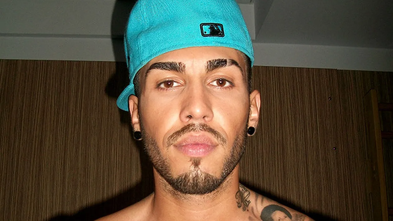 N-ai cum sa-l recunosti in poza asta! Unul dintre cei mai iubiti artisti, pe vremea copilariei: Cand eram tanar fecior...