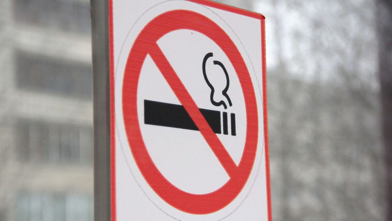Orașul din România în care fumatul a devenit interzis! Decizia a intrat în vigoare azi, 13 august