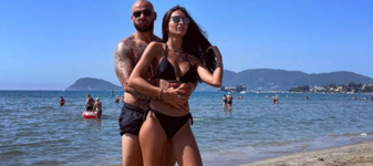 FOTO. Iubita lui Giani Kiriță a renunțat la sutien la plajă și a atras toate privirile