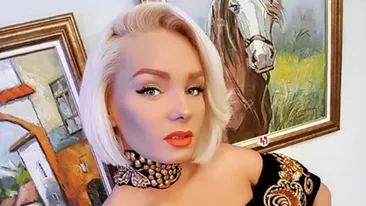 Maria Constantin s-a pozat pe masă cu sânii pe-afară! Imagine de infarct