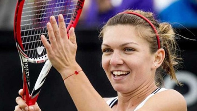 VICTORIE ISTORICA! Simona Halep a învins-o pe Radwanska şi s-a calificat în finală, la Doha