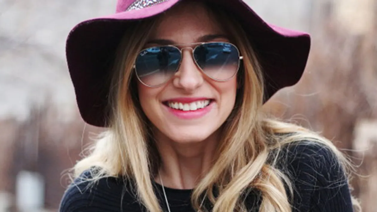 Dana Rogoz, o mamica extrem de sexy! Vedeta tv s-a pozat intr-o ipostaza incendiara