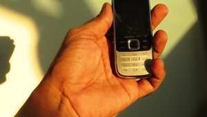 După 25 de ani Nokia 3210 se pregătește să revină pe piață. Cum arată clasicul telefon în 2024, într-o eră a tehnologiei avansate