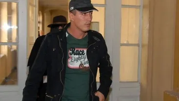 Cum l-au salvat gardienii pe fostul poliţist. Au vrut să-l ”facă” pe Cioacă, la închisoare!