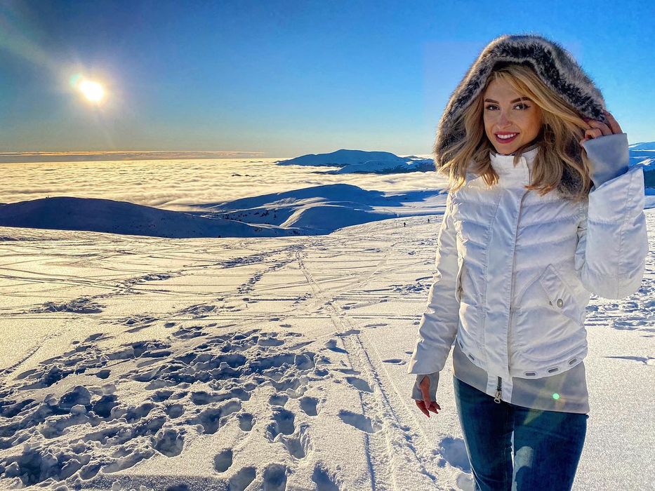 Andreea Bălan și Tiberiu Argint, minivacanță la munte înainte de Crăciun. Ce declarație de dragoste i-a făcut artista în public și cum a reacționat iubitul ei | FOTO