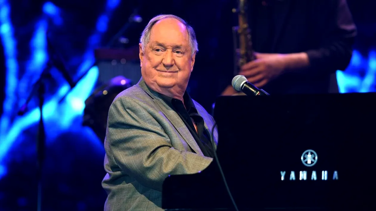 Doliu în lumea muzicii. A murit legendarul cântăreț și compozitor Neil Sedaka