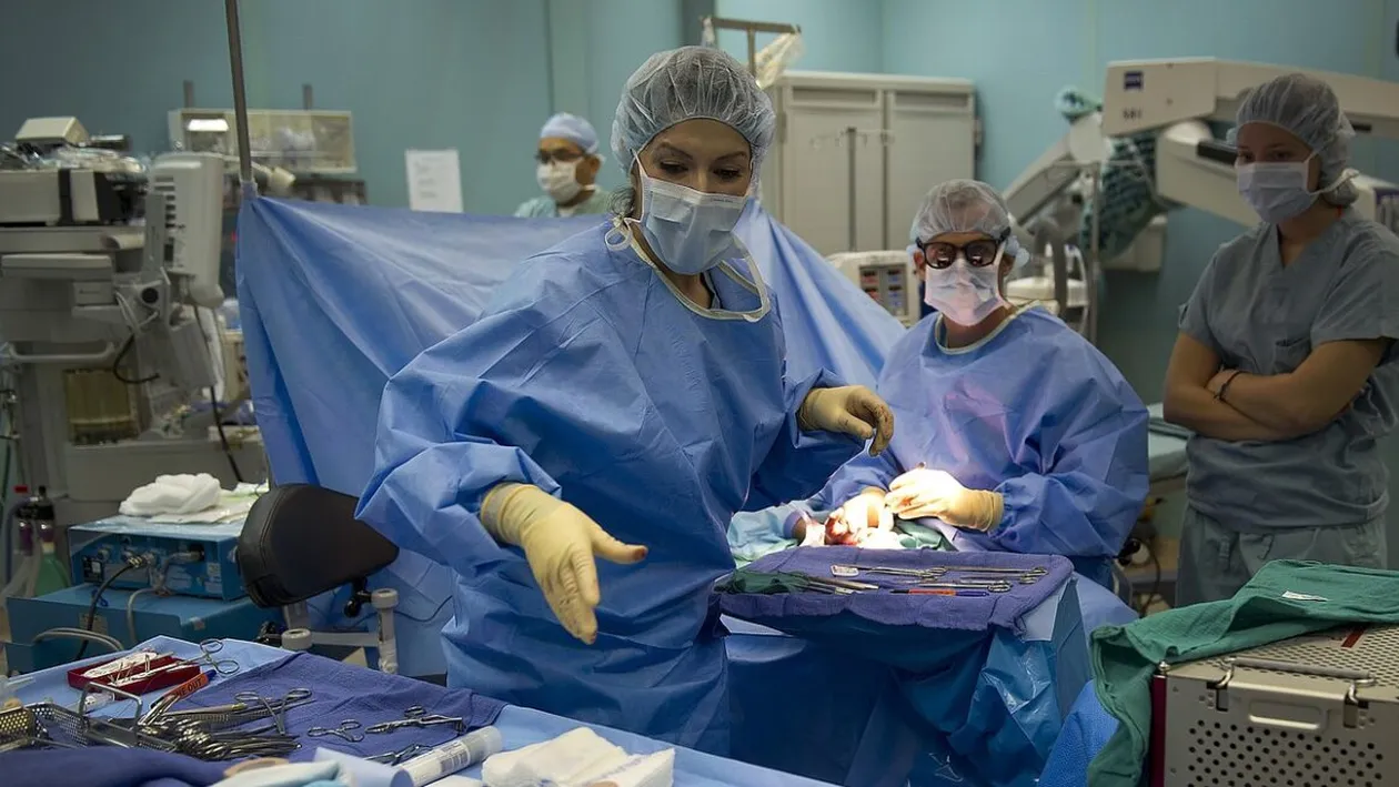 Anunț important pentru toți românii. Medicii amână operațiile, în lipsa unui medicament esențial