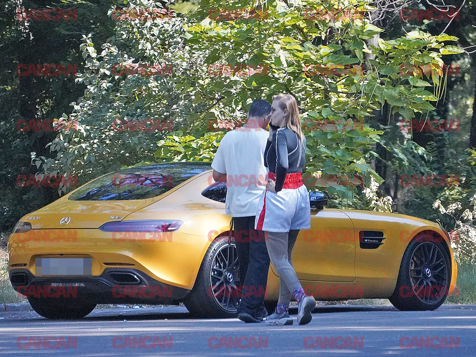 Iulia Albu şi pretendentul pleacă din parc