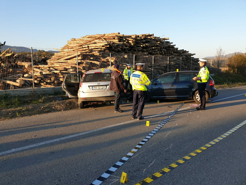Accident în Prahova! Un mort și patru răniți după ce două mașini s-au lovit frontal