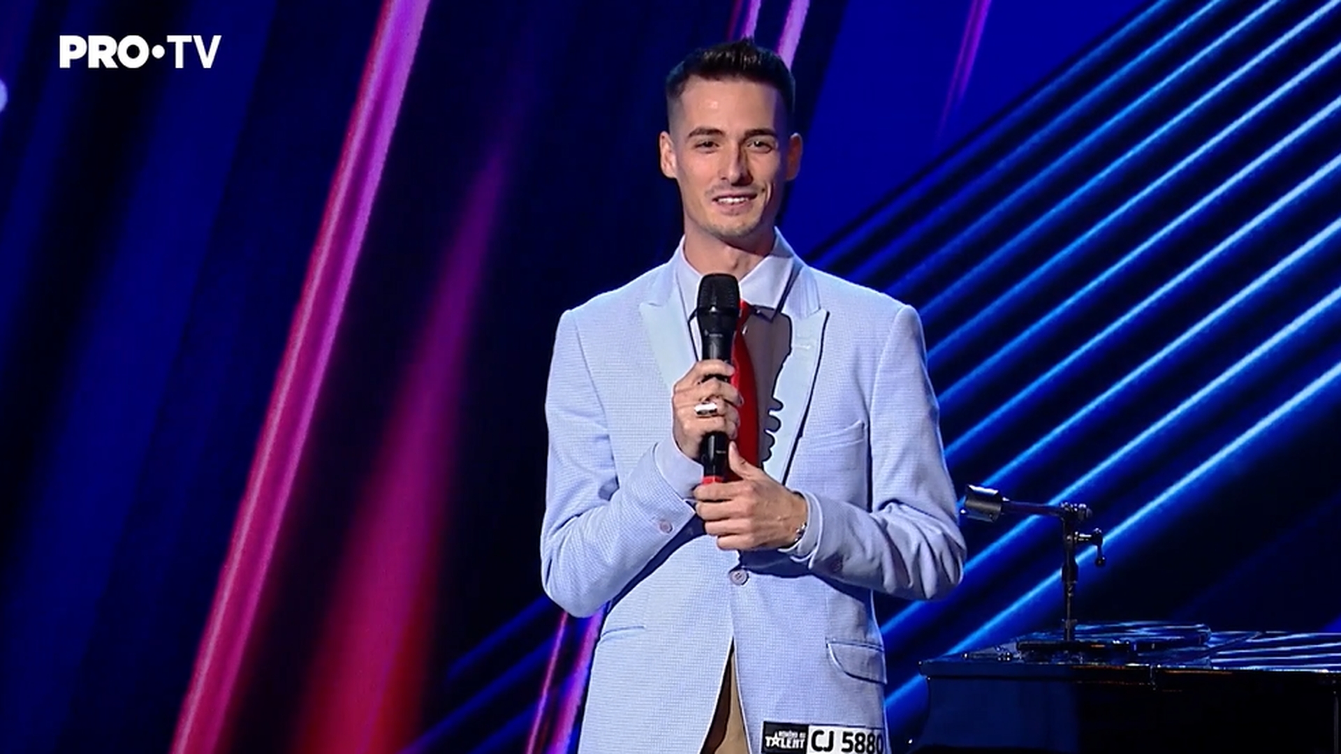 Cine este Sergiu Gliga de la „Românii au Talent”, sezonul 12. Tânărul  lucrează ca autopsier în Cluj și a venit pe scena de la Pro TV pentru a-i impresiona pe jurați
