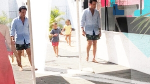 Syda a făcut “instrucție“ cu copiii, la mare